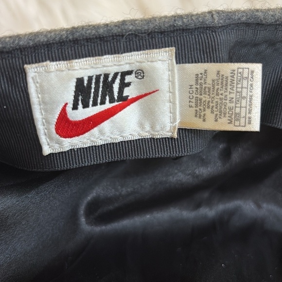 Nike | Vintage unisex Gray Wool Blend Embroidered Swoosh Pageboy Snap Golf Cap L - Picture 13 of 15